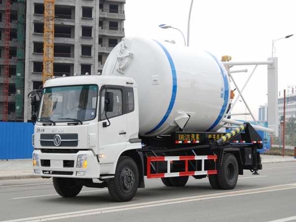 国五标准东风天锦背罐车